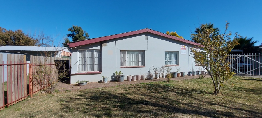 8 Bedroom Property for Sale in Brandwag Free State